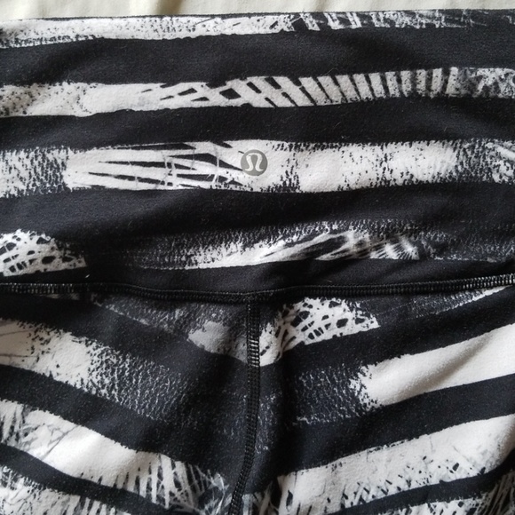 Lululemon Wunder Under - Picture 2 of 2